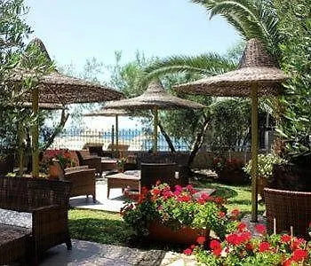 Martha's Haus Otel Gerakini