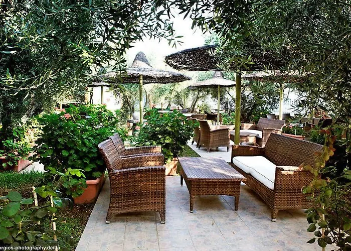 Martha's Haus Otel Gerakini