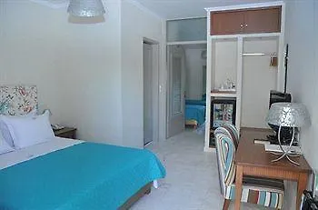 Martha's Haus Hotel Gerakini