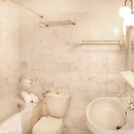 Martha's Haus Хотел 4*