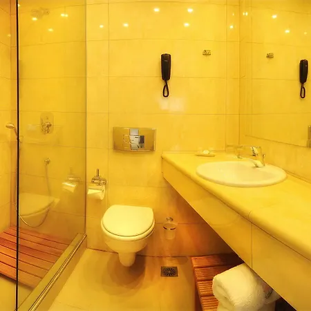 Martha's Haus 4*